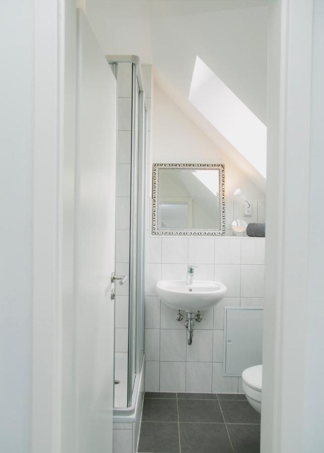 Doppel-/Zweibettzimmer mit eigenem Bad